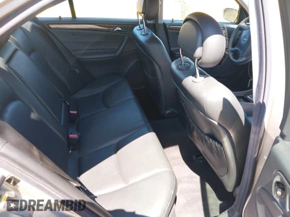 ✅ 2003 Mercedes-Benz C 240 • VIN: WDBRF61J33A508153 • Lot: 42663657. Listed on IAAI with 86,573 mi. Free auction sales archive from the USA and detailed vehicle history report at DreamBid. Image 8.