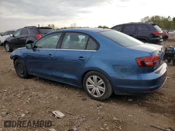 ✅ 2017 Volkswagen Jetta S • VIN: 3VW2B7AJ4HM310080 • Lot: 82240305. Wystawiony na Copart z przebiegiem 98 906 mil. Bezpłatny archiwum sprzedaży aukcyjnych z USA i szczegółowy raport historii pojazdu na DreamBid. Zdjęcie 2.