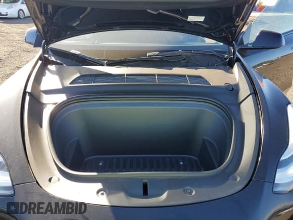 ✅ 2022 Tesla Model Y Long Range • VIN: 7SAYGDEE2NF391349 • Lot: 85351924. Wystawiony na Copart z przebiegiem 5 670 mil. Bezpłatny archiwum sprzedaży aukcyjnych z USA i szczegółowy raport historii pojazdu na DreamBid. Zdjęcie 12.