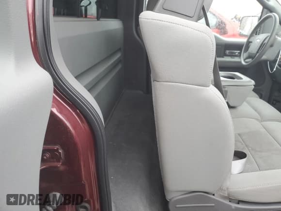 ✅ 2004 Ford F-150 XL • VIN: 1FTRF14584NB71928 • Lot: 43365525. Listed on Copart with 175,775 mi. Free auction sales archive from the USA and detailed vehicle history report at DreamBid. Image 10.