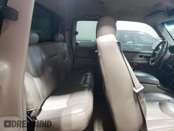 ✅ 2004 GMC Sierra Denali • VIN: 2GTFK69U241300419 • Lot: 49101025. Listed on Copart with 259,569 mi. Free auction sales archive from the USA and detailed vehicle history report at DreamBid. Image 10.