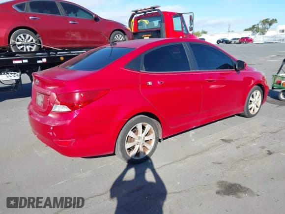 ✅ 2013 Hyundai Accent GLS • VIN: KMHCU4AE2DU380875 • Лот: 43590380. Опубликован ранее на IAAI с пробегом 142 985 миль. Бесплатный доступ к архиву аукционных продаж из США и подробный отчёт об истории автомобиля на DreamBid. Изображение 4.