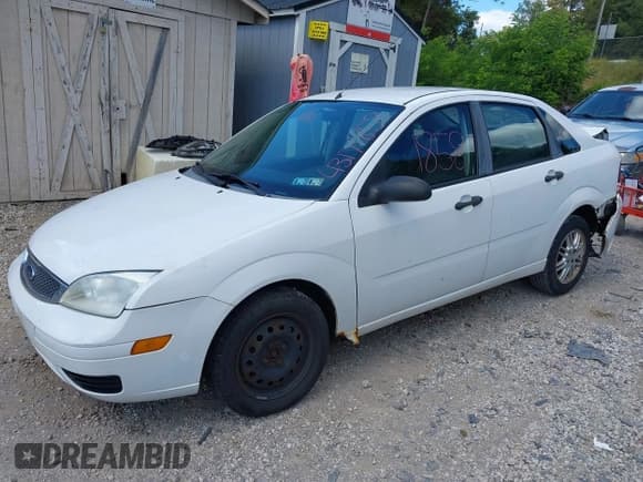 ✅ 2007 Ford Focus S • VIN: 1FAFP34N97W355095 • Lot: 43171858. Wystawiony na IAAI z przebiegiem 109 763 mil. Bezpłatny archiwum sprzedaży aukcyjnych z USA i szczegółowy raport historii pojazdu na DreamBid. Zdjęcie 2.