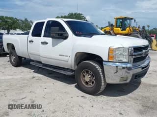 ✅ 2008 Chevrolet Silverado 2500HD 1LT • VIN: 1GCHC23648F108250 • Lot: 42503346. Wystawiony na IAAI z przebiegiem 306 258 mil. Bezpłatny archiwum sprzedaży aukcyjnych z USA i szczegółowy raport historii pojazdu na DreamBid. Zdjęcie 1.