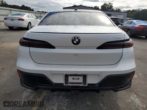 ✅ 2023 BMW 7 Series 740i • VIN: WBA23EH0XPCM44381 • Лот: 86648965. Опубликован ранее на Copart с пробегом 24 614 миль. Бесплатный доступ к архиву аукционных продаж из США и подробный отчёт об истории автомобиля на DreamBid. Изображение 6.