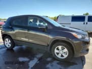 ✅ 2022 Chevrolet Trax LS • VIN: KL7CJNSM2NB543172 • Lot: 72000565. Listed on Copart with 9,911 mi. Free auction sales archive from the USA and detailed vehicle history report at DreamBid. Image 4.