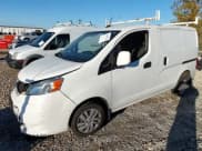 ✅ 2021 Nissan NV200 SV • VIN: 3N6CM0KN5MK702062 • Lot: 43495706. Wystawiony na IAAI z przebiegiem 68 194 mil. Bezpłatny archiwum sprzedaży aukcyjnych z USA i szczegółowy raport historii pojazdu na DreamBid. Zdjęcie 2.