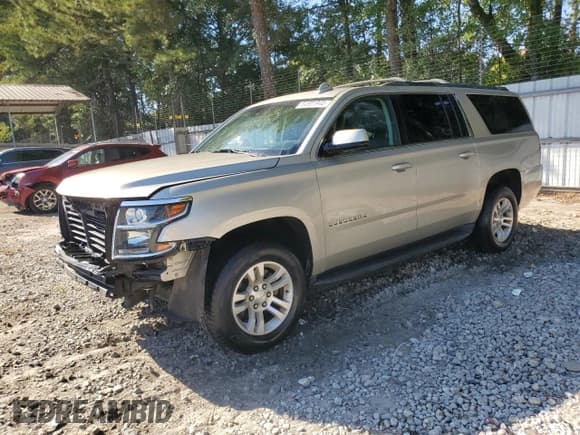 ✅ 2017 Chevrolet Suburban LT • VIN: 1GNSCHKC0HR158097 • Lot: 84901945. Listed on Copart with 123,331 mi. Free auction sales archive from the USA and detailed vehicle history report at DreamBid. Image 1.