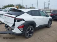 ✅ 2025 Hyundai Kona SEL • VIN: KM8HBCAB3SU199373 • Лот: 41729781. Опубликован ранее на IAAI с пробегом 21 635 миль. Бесплатный доступ к архиву аукционных продаж из США и подробный отчёт об истории автомобиля на DreamBid. Изображение 4.