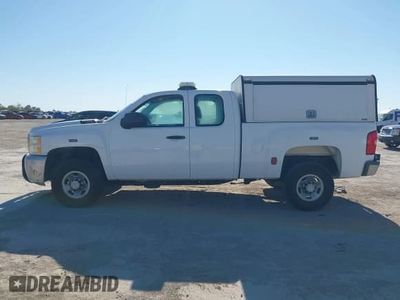 ✅ 2009 Chevrolet Silverado 2500HD Work Truck • VIN: 1GCHC49KX9E143978 • Lot: 43638901. Wystawiony na IAAI z przebiegiem 120 149 mil. Bezpłatny archiwum sprzedaży aukcyjnych z USA i szczegółowy raport historii pojazdu na DreamBid. Zdjęcie 14.