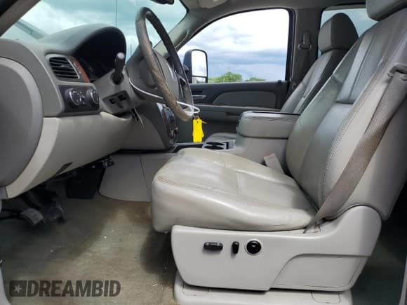 ✅ 2007 Chevrolet Silverado 2500HD LTZ • VIN: 1GCHK23677F503217 • Лот: 56644215. Опубликован ранее на Copart с пробегом 169 952 миль. Бесплатный доступ к архиву аукционных продаж из США и подробный отчёт об истории автомобиля на DreamBid. Изображение 7.