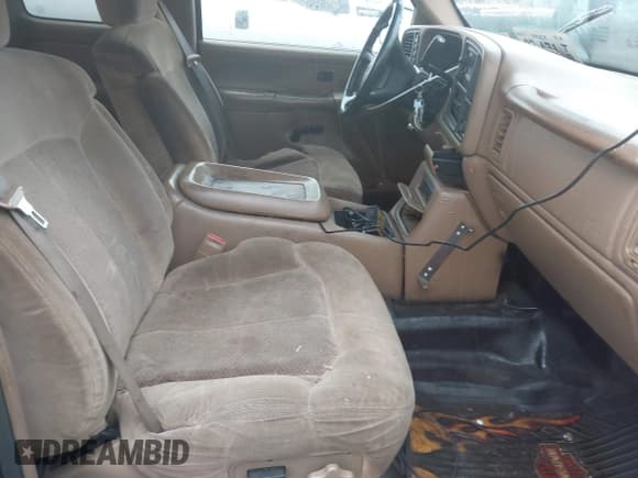 ✅ 2000 Chevrolet Silverado 2500 LS • VIN: 1GCGK29UXYE135561 • Lot: 42318334. Wystawiony na IAAI z przebiegiem 286 967 mil. Bezpłatny archiwum sprzedaży aukcyjnych z USA i szczegółowy raport historii pojazdu na DreamBid. Zdjęcie 5.