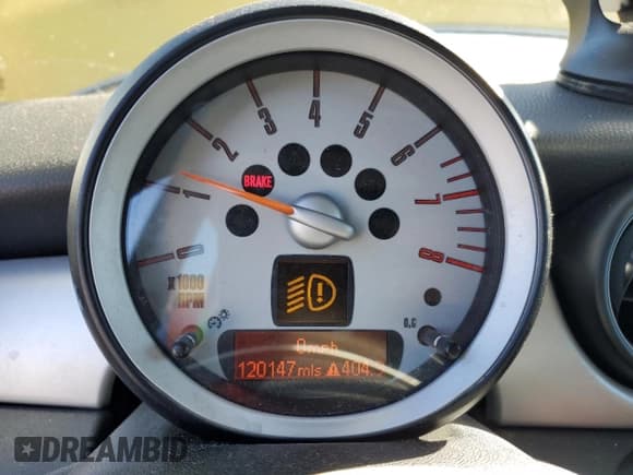 ✅ 2009 MINI Hardtop • VIN: WMWMF33529TU71553 • Лот: 92333375. Опубликован ранее на Copart с пробегом 120 147 миль. Бесплатный доступ к архиву аукционных продаж из США и подробный отчёт об истории автомобиля на DreamBid. Изображение 9.