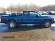 2002 Dodge Dakota Sport z VIN 1B7GL32X52S569340, wystawiony jako IAAI lot #41541480 z przebiegiem 176 632 mil mil oraz . Historia ofert i sprzedaży dostępna na DreamBid. Obrazek 13.