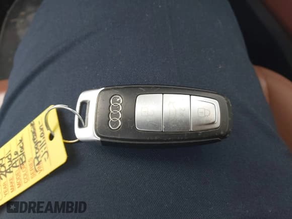 ✅ 2019 Audi A6 Premium • VIN: WAUD8AF2XKN121887 • Лот: 42101940. Опубликован ранее на IAAI с пробегом 75 911 миль. Бесплатный доступ к архиву аукционных продаж из США и подробный отчёт об истории автомобиля на DreamBid. Изображение 11.