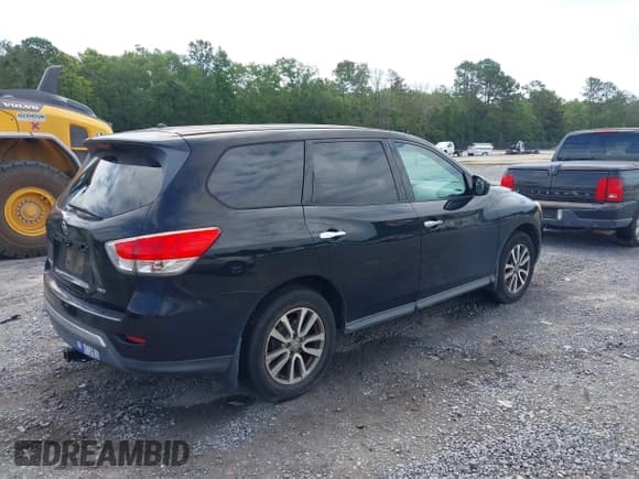 ✅ 2013 Nissan Pathfinder SL • VIN: 5N1AR2MM7DC615387 • Lot: 42465319. Listed on IAAI with 198,712 mi. Free auction sales archive from the USA and detailed vehicle history report at DreamBid. Image 4.