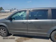 ✅ 2010 Chrysler Town & Country LX • VIN: 2A4RR2D1XAR454463 • Lot: 42747766. Wystawiony na IAAI z przebiegiem 167 700 mil. Bezpłatny archiwum sprzedaży aukcyjnych z USA i szczegółowy raport historii pojazdu na DreamBid. Zdjęcie 14.