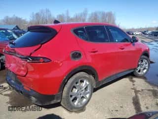 2024 Dodge Hornet R/T z VIN ZACPDFCW1R3A29639, wystawiony jako Copart lot #46232455 z przebiegiem 10 905 mil mil oraz Czysty tytuł • Clean title. Historia ofert i sprzedaży dostępna na DreamBid. Obrazek 3.