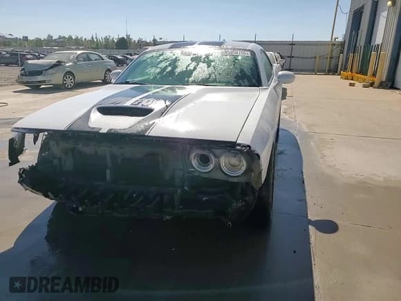 ✅ 2015 Dodge Challenger SRT 392 • VIN: 2C3CDZDJ0FH500323 • Lot: 85350155. Wystawiony na Copart z przebiegiem 123 034 mil. Bezpłatny archiwum sprzedaży aukcyjnych z USA i szczegółowy raport historii pojazdu na DreamBid. Zdjęcie 14.