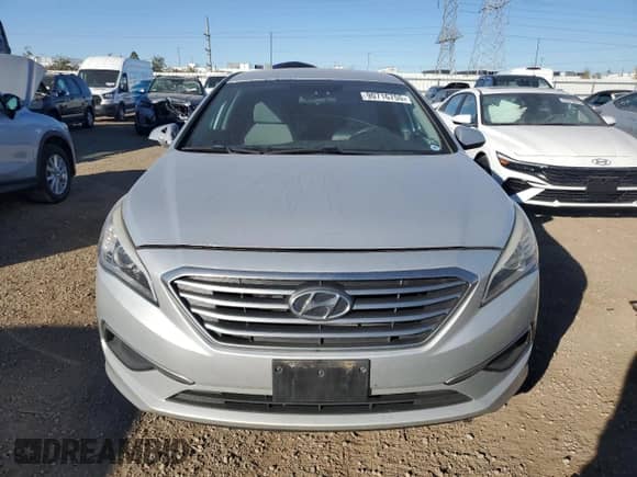2016 Hyundai Sonata 2.4L z VIN 5NPE24AF1GH397502, wystawiony jako Copart lot #90716755 z przebiegiem 179 720 mil mil oraz Czysty tytuł • Clean title. Historia ofert i sprzedaży dostępna na DreamBid. Obrazek 5.