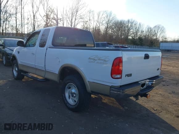 ✅ 2000 Ford F-150 XL • VIN: 1FTRX18L2YNA55393 • Lot: 43926345. Wystawiony na IAAI z przebiegiem 94 852 mil. Bezpłatny archiwum sprzedaży aukcyjnych z USA i szczegółowy raport historii pojazdu na DreamBid. Zdjęcie 3.