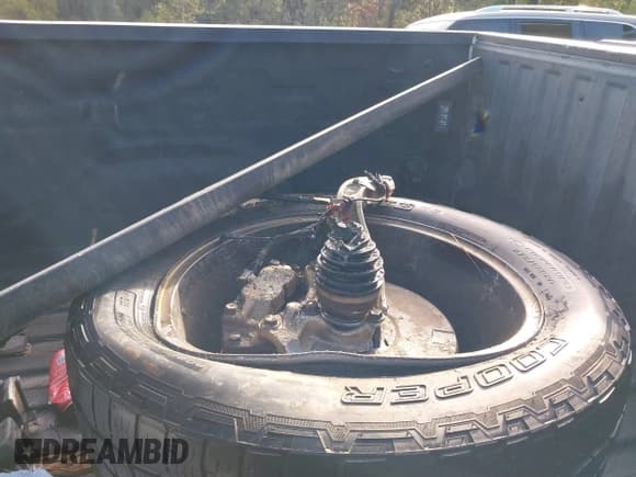 ✅ 2020 Chevrolet Silverado 1500 RST • VIN: 3GCUYEEL0LG438818 • Lot: 40846782. Wystawiony na IAAI z przebiegiem 108 018 mil. Bezpłatny archiwum sprzedaży aukcyjnych z USA i szczegółowy raport historii pojazdu na DreamBid. Zdjęcie 12.