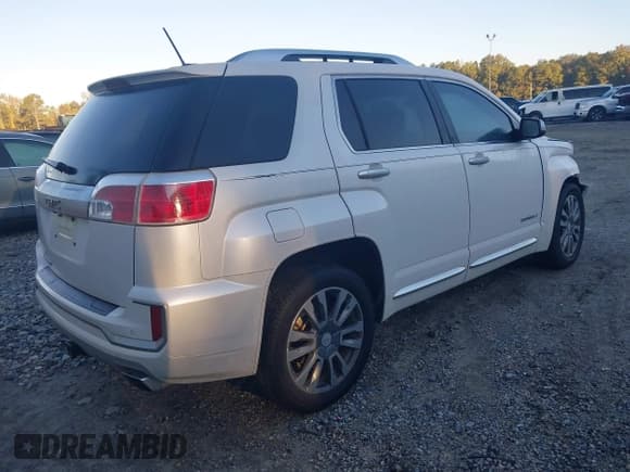✅ 2017 GMC Terrain Denali • VIN: 2GKFLRE39H6270487 • Lot: 43567520. Wystawiony na IAAI z przebiegiem 167 000 mil. Bezpłatny archiwum sprzedaży aukcyjnych z USA i szczegółowy raport historii pojazdu na DreamBid. Zdjęcie 4.