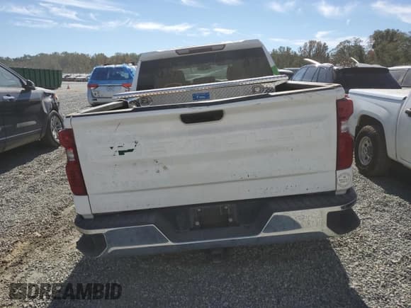 ✅ 2022 Chevrolet Silverado 1500 Work Truck • VIN: 1GCPAAEK9NZ622109 • Lot: 76778664. Wystawiony na Copart z przebiegiem 47 102 mil. Bezpłatny archiwum sprzedaży aukcyjnych z USA i szczegółowy raport historii pojazdu na DreamBid. Zdjęcie 6.