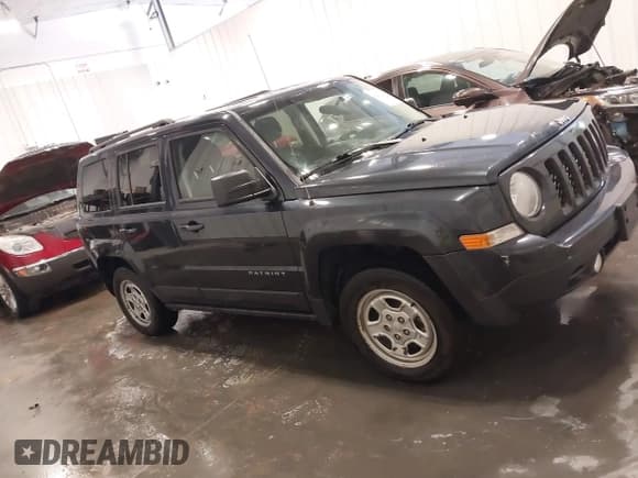 ✅ 2015 Jeep Patriot Altitude • VIN: 1C4NJRBBXFD102560 • Lot: 42260925. Listed on IAAI with 183,056 mi. Free auction sales archive from the USA and detailed vehicle history report at DreamBid. Image 13.