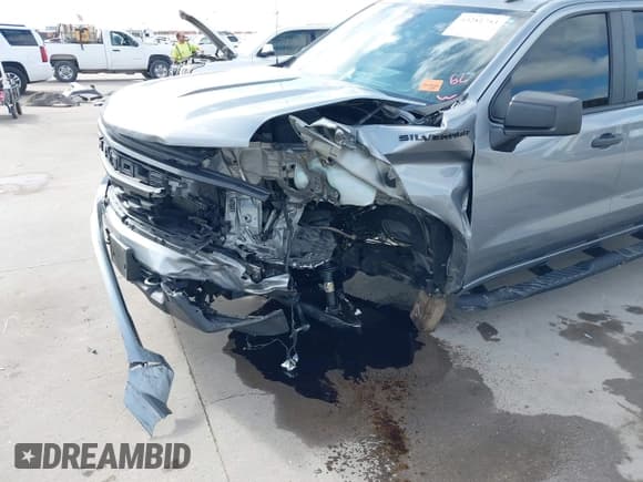 ✅ 2023 Chevrolet Silverado 1500 Custom • VIN: 1GCPABEK6PZ150802 • Lot: 43281753. Wystawiony na IAAI z przebiegiem 51 302 mil. Bezpłatny archiwum sprzedaży aukcyjnych z USA i szczegółowy raport historii pojazdu na DreamBid. Zdjęcie 6.