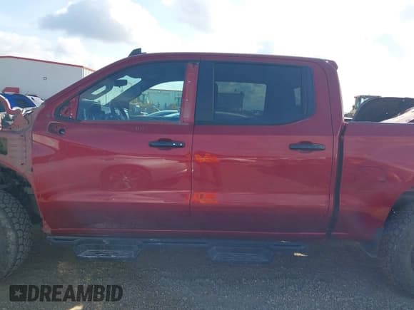 ✅ 2022 Chevrolet Silverado 1500 LT Trail Boss • VIN: 3GCUDFED5NG572592 • Lot: 42045916. Wystawiony na IAAI z przebiegiem 120 559 mil. Bezpłatny archiwum sprzedaży aukcyjnych z USA i szczegółowy raport historii pojazdu na DreamBid. Zdjęcie 15.
