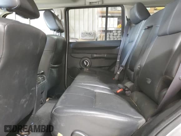 ✅ 2008 Jeep Commander Limited • VIN: 1J8HG58228C212936 • Lot: 89093205. Wystawiony na Copart z przebiegiem 207 857 mil. Bezpłatny archiwum sprzedaży aukcyjnych z USA i szczegółowy raport historii pojazdu na DreamBid. Zdjęcie 11.