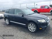 ✅ 2010 Volkswagen Touareg • VIN: WVGAK7A99AD001240 • Lot: 42086312. Wystawiony na IAAI z przebiegiem 108 845 mil. Bezpłatny archiwum sprzedaży aukcyjnych z USA i szczegółowy raport historii pojazdu na DreamBid. Zdjęcie 1.
