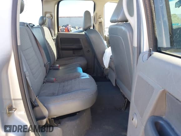 ✅ 2007 Dodge 1500 SLT • VIN: 1D7HU18267J546962 • Lot: 43359632. Wystawiony na IAAI z przebiegiem 223 837 mil. Bezpłatny archiwum sprzedaży aukcyjnych z USA i szczegółowy raport historii pojazdu na DreamBid. Zdjęcie 8.