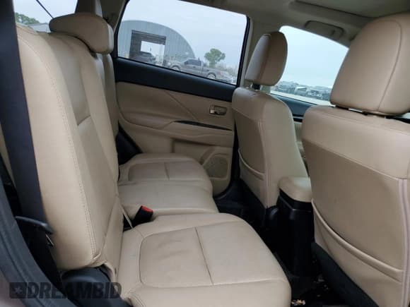 ✅ 2018 Mitsubishi Outlander SE • VIN: JA4AD3A32JZ031521 • Lot: 70770735. Listed on Copart with 117,613 mi. Free auction sales archive from the USA and detailed vehicle history report at DreamBid. Image 11.