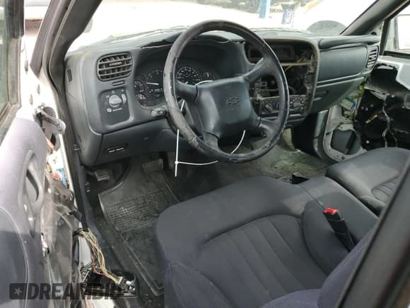 ✅ 2003 Chevrolet S-10 LS • VIN: 1GCCS19X638168776 • Лот: 41843815. Опубликован ранее на Copart с пробегом 157 914 миль. Бесплатный доступ к архиву аукционных продаж из США и подробный отчёт об истории автомобиля на DreamBid. Изображение 8.