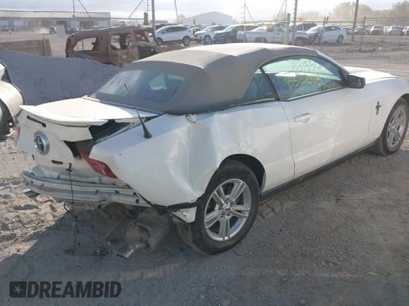 ✅ 2012 Ford Mustang Premium • VIN: 1ZVBP8EM5C5201556 • Lot: 43367013. Listed on IAAI with 79,539 mi. Free auction sales archive from the USA and detailed vehicle history report at DreamBid. Image 4.