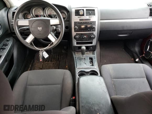 ✅ 2010 Dodge Charger • VIN: 2B3CA4CD6AH140763 • Lot: 87070885. Wystawiony na Copart z przebiegiem 202 450 mil. Bezpłatny archiwum sprzedaży aukcyjnych z USA i szczegółowy raport historii pojazdu na DreamBid. Zdjęcie 8.