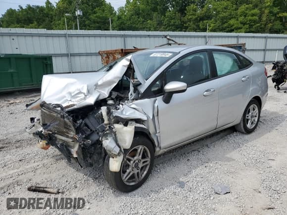 ✅ 2018 Ford Fiesta SE • VIN: 3FADP4BJ4JM110743 • Lot: 67218945. Wystawiony na Copart z przebiegiem Nie podano. Bezpłatny archiwum sprzedaży aukcyjnych z USA i szczegółowy raport historii pojazdu na DreamBid. Zdjęcie 1.