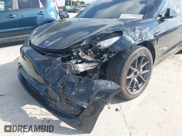 ✅ 2021 Tesla Model 3 Standard Range Plus • VIN: 5YJ3E1EAXMF088276 • Lot: 42932841. Wystawiony na IAAI z przebiegiem Nie podano. Bezpłatny archiwum sprzedaży aukcyjnych z USA i szczegółowy raport historii pojazdu na DreamBid. Zdjęcie 6.