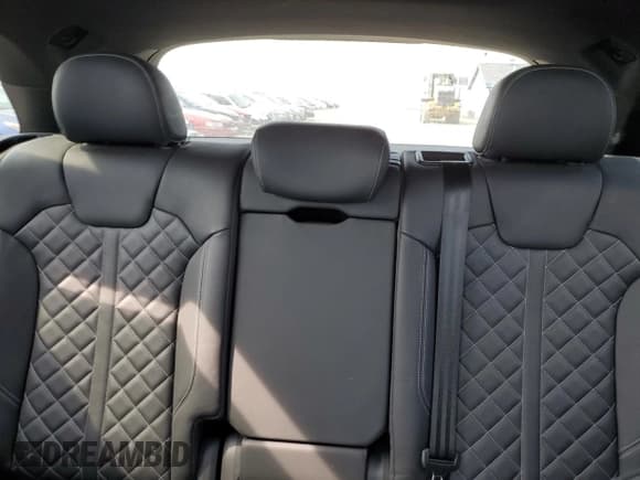 ✅ 2018 Audi SQ5 • VIN: WA1A4BFY9J2124981 • Lot: 63894374. Wystawiony na Copart z przebiegiem 59 602 mil. Bezpłatny archiwum sprzedaży aukcyjnych z USA i szczegółowy raport historii pojazdu na DreamBid. Zdjęcie 10.