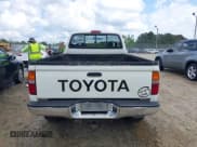 ✅ 1998 Toyota Tacoma • VIN: 4TAWN72N2WZ157302 • Lot: 42105355. Wystawiony na IAAI z przebiegiem 271 251 mil. Bezpłatny archiwum sprzedaży aukcyjnych z USA i szczegółowy raport historii pojazdu na DreamBid. Zdjęcie 16.