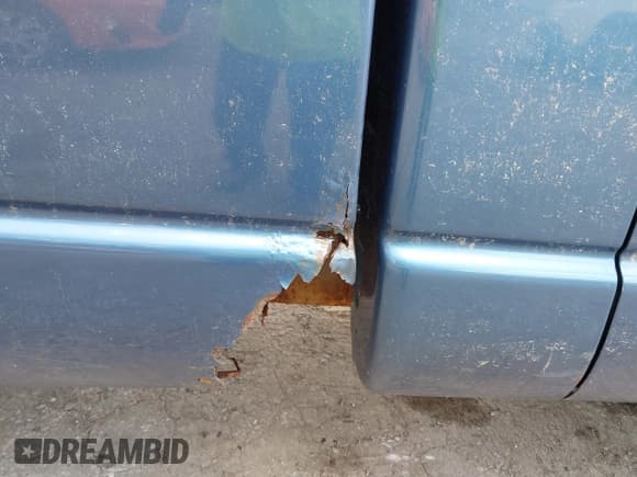 ✅ 2005 Dodge 2500 ST • VIN: 3D7KS26D25G792363 • Lot: 43391286. Wystawiony na IAAI z przebiegiem 169 429 mil. Bezpłatny archiwum sprzedaży aukcyjnych z USA i szczegółowy raport historii pojazdu na DreamBid. Zdjęcie 6.