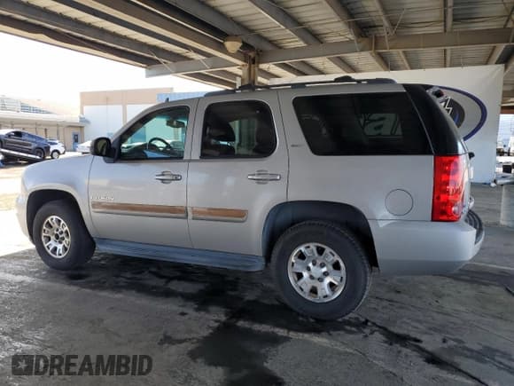 ✅ 2007 GMC Yukon SLE • VIN: 1GKFK13007J360433 • Лот: 68050935. Опубликован ранее на Copart с пробегом 198 854 миль. Бесплатный доступ к архиву аукционных продаж из США и подробный отчёт об истории автомобиля на DreamBid. Изображение 2.