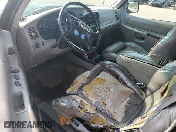 ✅ 1996 Ford Explorer Eddie Bauer • VIN: 1FMCU22X6TUB13953 • Lot: 57425965. Wystawiony na Copart z przebiegiem 296 836 mil. Bezpłatny archiwum sprzedaży aukcyjnych z USA i szczegółowy raport historii pojazdu na DreamBid. Zdjęcie 8.