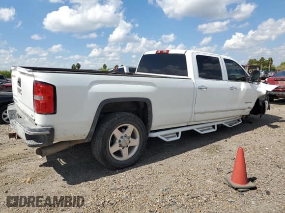 ✅ 2015 GMC Sierra 2500HD SLT • VIN: 1GT12ZE82FF640461 • Лот: 82568115. Опубликован ранее на Copart с пробегом 177 672 миль. Бесплатный доступ к архиву аукционных продаж из США и подробный отчёт об истории автомобиля на DreamBid. Изображение 3.