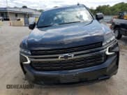 ✅ 2022 Chevrolet Suburban RST • VIN: 1GNSKEKD7NR291218 • Lot: 67350034. Wystawiony na Copart z przebiegiem 51 919 mil. Bezpłatny archiwum sprzedaży aukcyjnych z USA i szczegółowy raport historii pojazdu na DreamBid. Zdjęcie 5.