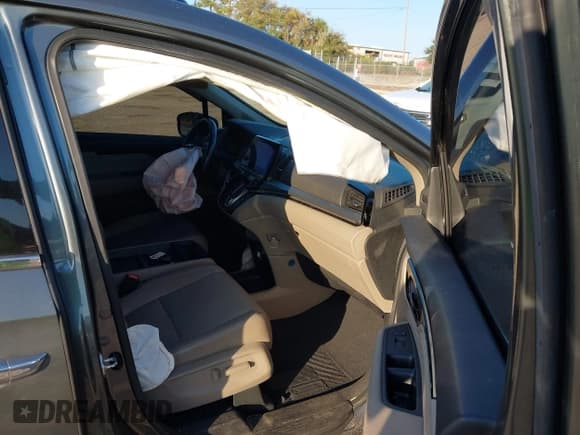 ✅ 2018 Honda Odyssey Elite • VIN: 5FNRL6H95JB014662 • Lot: 43753134. Listed on IAAI with 107,295 mi. Free auction sales archive from the USA and detailed vehicle history report at DreamBid. Image 5.