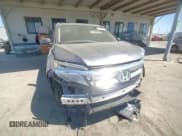 ✅ 2019 Honda Pilot Touring 8-Passenger • VIN: 5FNYF5H90KB043176 • Lot: 71208325. Listed on Copart with 56,580 mi. Free auction sales archive from the USA and detailed vehicle history report at DreamBid. Image 14.