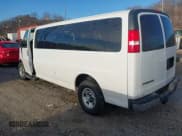 ✅ 2018 Chevrolet Express Passenger LT • VIN: 1GAZGPFG6J1269222 • Lot: 41433114. Wystawiony na IAAI z przebiegiem 99 985 mil. Bezpłatny archiwum sprzedaży aukcyjnych z USA i szczegółowy raport historii pojazdu na DreamBid. Zdjęcie 3.